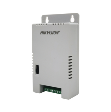 Fuente de Poder Regulada 12 Vcc / 13.5 Vcc / 15 Vcc para 8 Cámaras / 1 Amp por Salida / Voltaje de Entrada 90 - 130 VCA / Soporta 4K / Modo para Largas Distancias