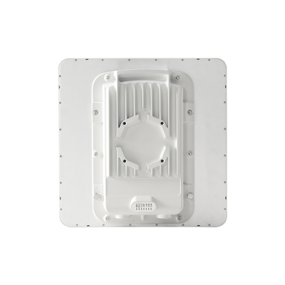PTP-550 Hasta 1.36 GBps / 4910 - 6200 MHz / 802.11 AC Wave 2 MU-MIMO 4: 4x4 / BackHaul con Antena Integrada (Alta ganancia 23 dBi) (C050055H016A)